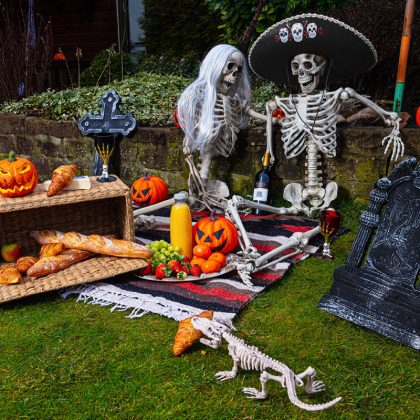 Foto - halloweenský náhrobní kámen, s nápisem RIP